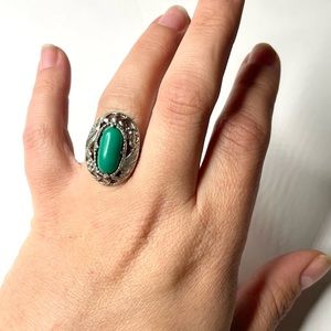 Vintage Ornate Green Resin Stone Ring size 6